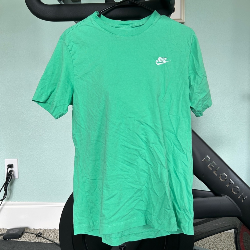 Nike Men’s Medium Light Green T-Shirt